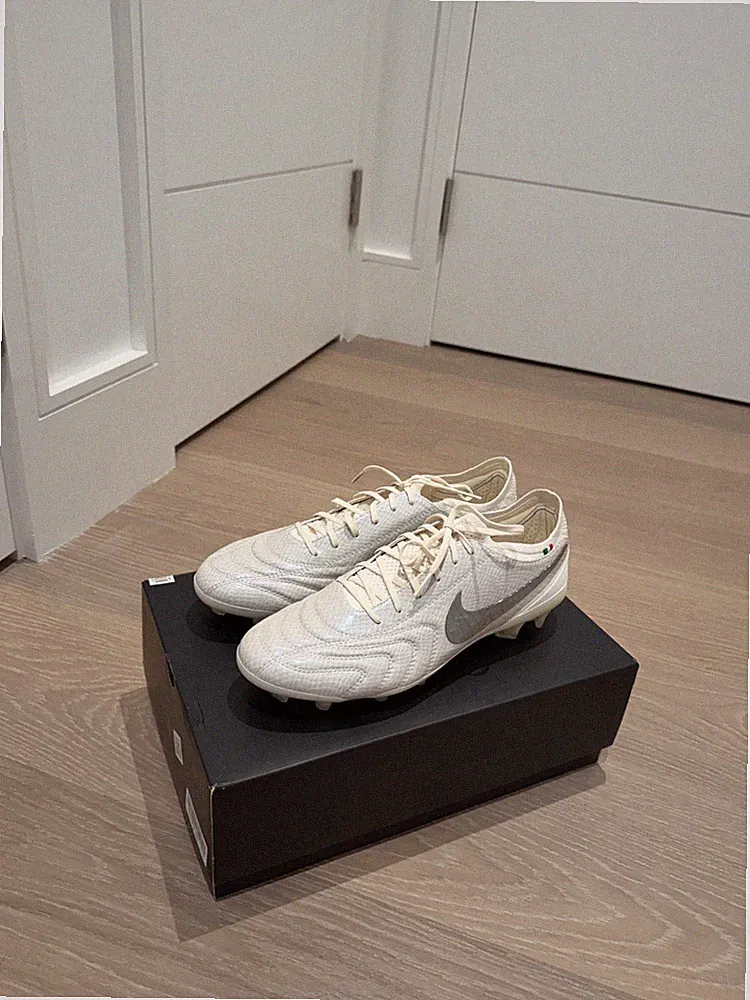 Nike Tiempo Legend 10 Elite Luxe Firm Ground Cleats Soccer FZ1487-100 White