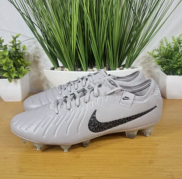 Nike Tiempo Legend 10 Elite SG NBY Soccer Cleats Mens Size 7/ Womens Size 8.5
