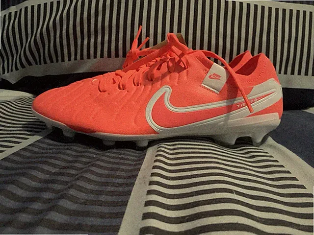 Nike Tiempo Legend 10 Pro Firm-Ground Low-Top Soccer Cleats Hot Lava/White