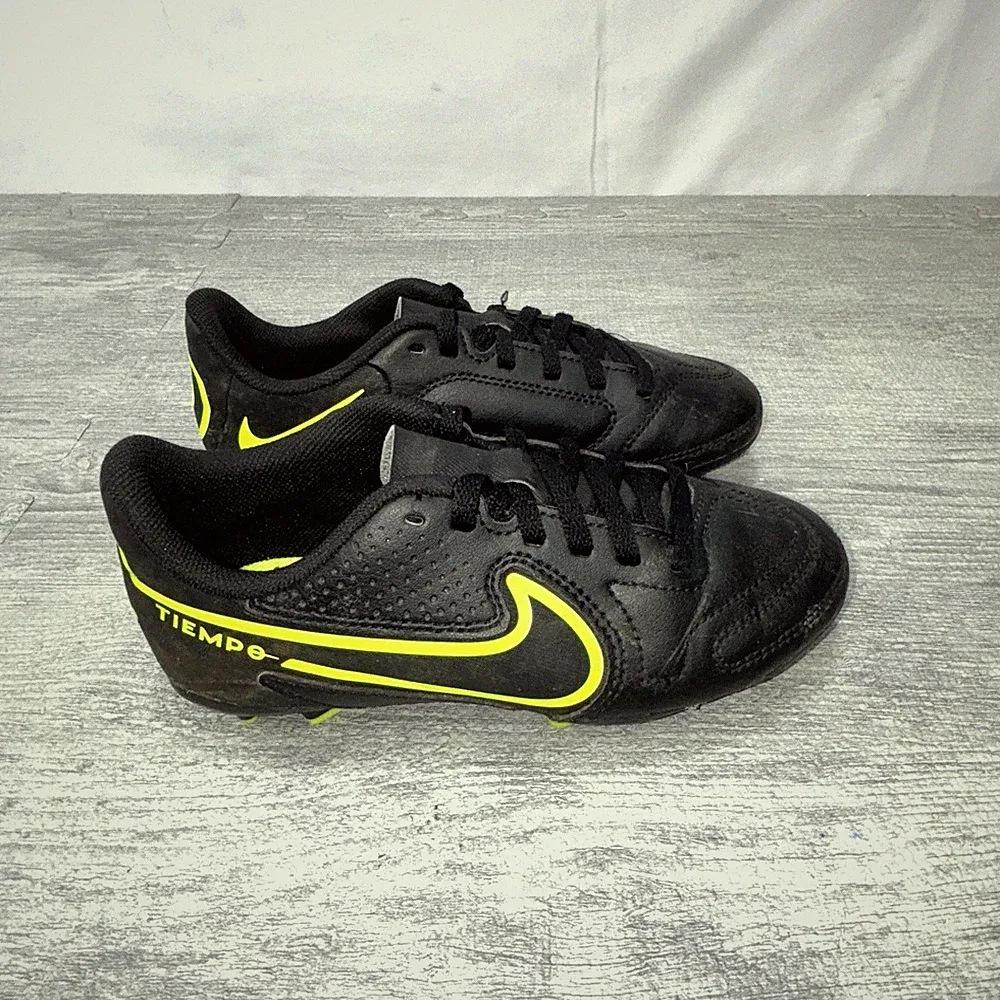 Nike Tiempo Legend 10 Soccer Cleats Kids Size 1.5Y Black Club FG DA1331-070