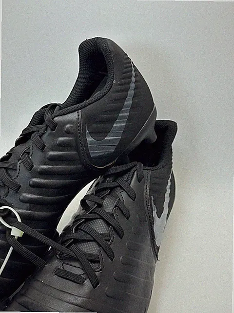Nike Tiempo Legend 7 FG US 8– Pre-Owned Black Leather Soccer Cleats