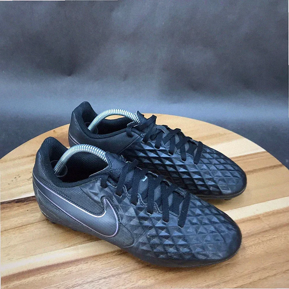 Nike Tiempo Legend 8 Black Firm Ground Soccer Cleats Low Top Youth Size 4.5Y