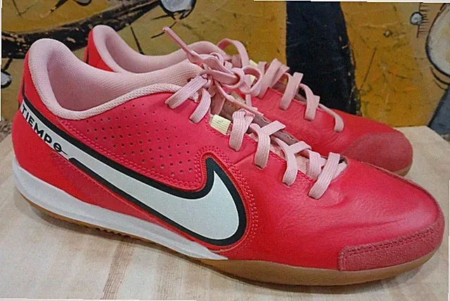 Nike Tiempo Legend Academy Womens Sz 8 Turf Soccer Shoes Pink & White DA1190-618