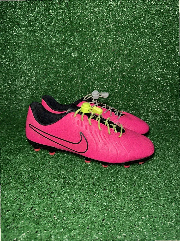 Nike Tiempo Legend Club FG Kids Size 6Y Pink Black Soccer Cleats DV4352-600