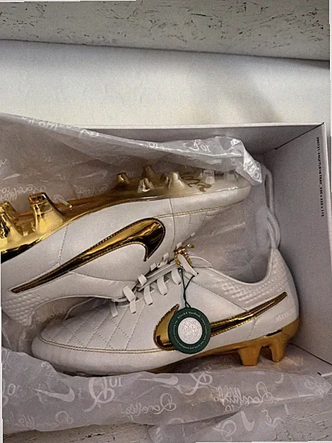 Nike Tiempo Legend FG Ronaldinho Touch Of Gold IF4388-100 Size 9.5 Confirmed