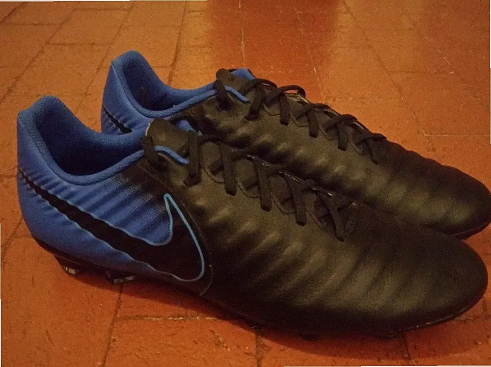 Nike Tiempo Legend soccer cleats size US 14