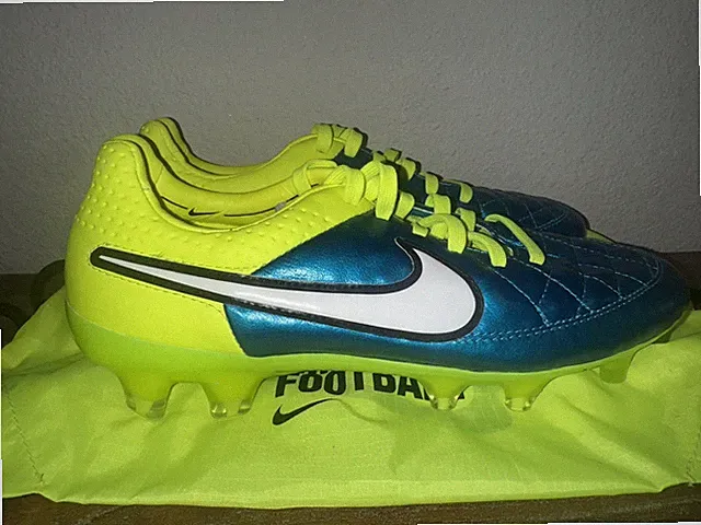 Nike Tiempo Legend V ACC FG Wmn’s Soccer Cleats Blue/Volt 744951-400 Size 6.5