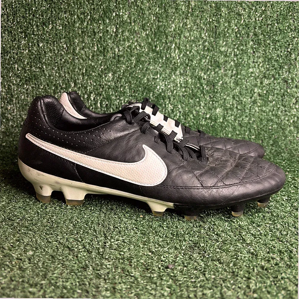 Nike Tiempo Legend V Leather Firm Ground Panda Soccer Cleat Black White Mens 8.5