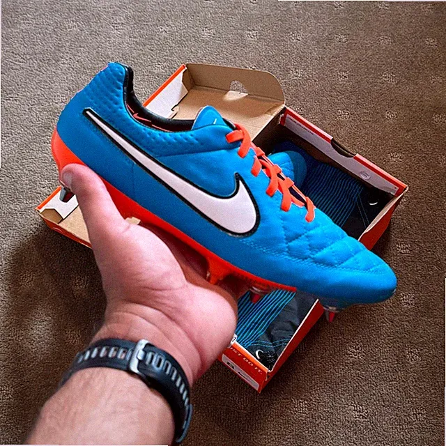 Nike Tiempo Legend V SG - US 9 / UK 8 / EU 42.5 (BNIB)