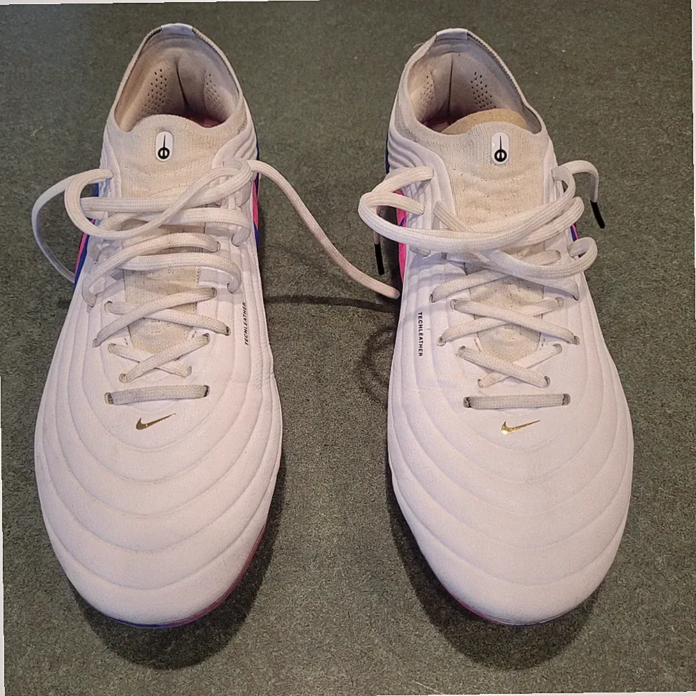 Nike Tiempo Maestro Elite FG Attack Pack White/Blue/Pink soccer cleats size 8