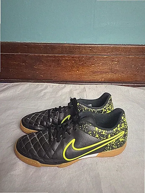 Nike Tiempo Men's Size 7 Rio II 631523-007 Black Yellow Indoor Soccer Shoes