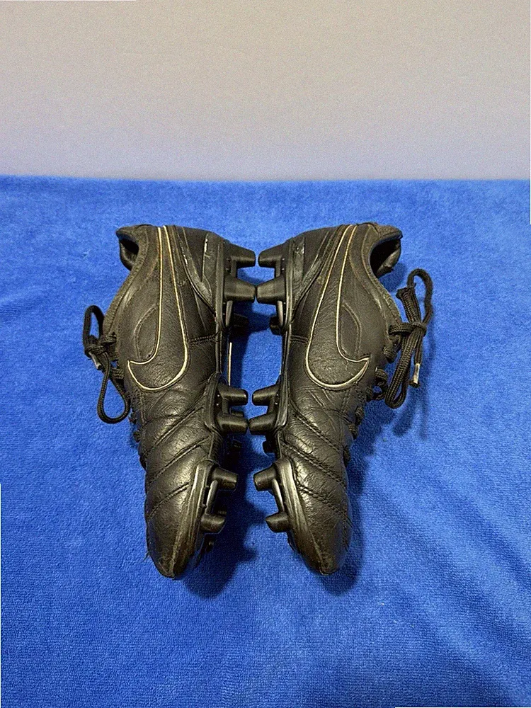 Nike Tiempo Mystic Blackout Leather Soccer Cleats Boys Size 4.5