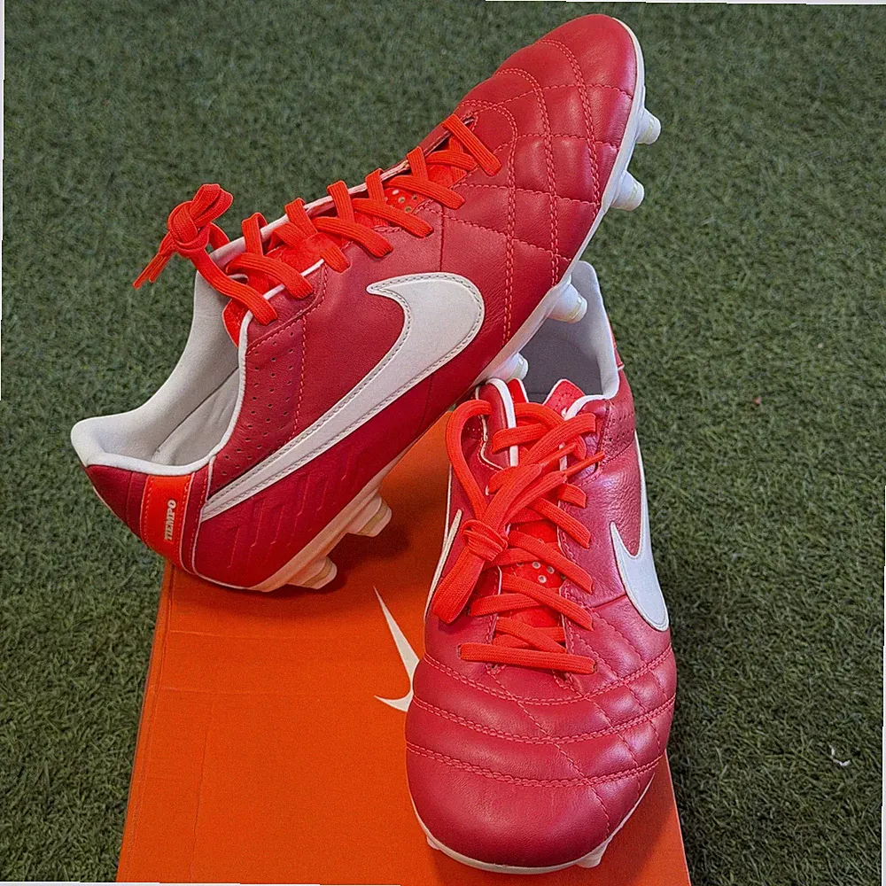 Nike Tiempo Mystic IV FG Men’s Soccer Cleats - Yellow Discoloration