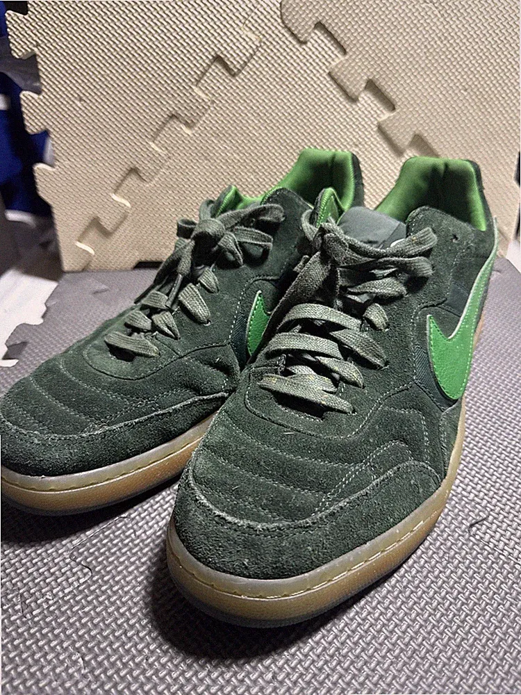 Nike Tiempo Mystic IV IC Green Suede Indoor Soccer Shoes Men’s Size 13 Gum Sole