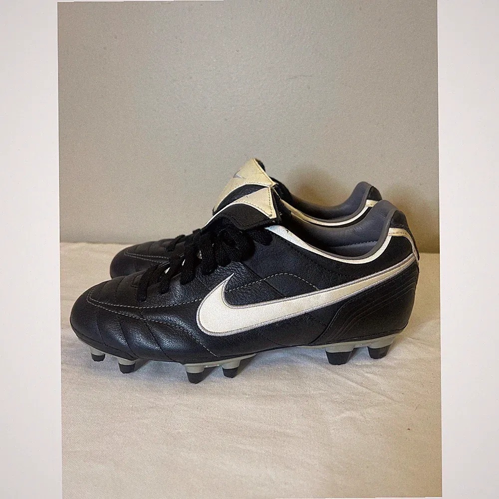 Nike Tiempo Natural FG Mens Size 7 Black Metallic Silver Soccer Cleats 310115011