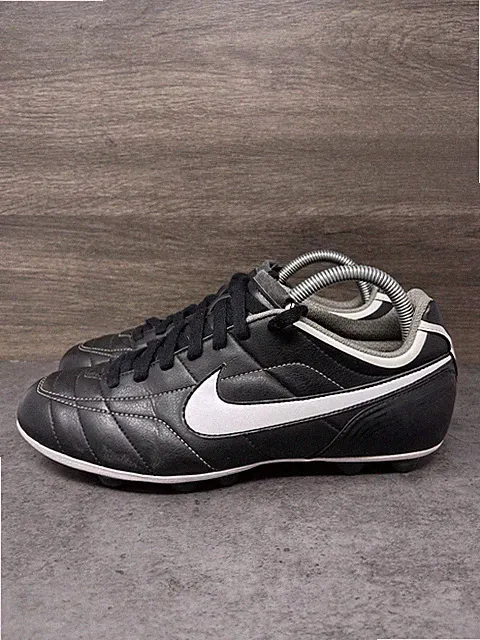 Nike Tiempo Natural Soccer Cleats Mens Size 7 Black White Vintage 310059-011