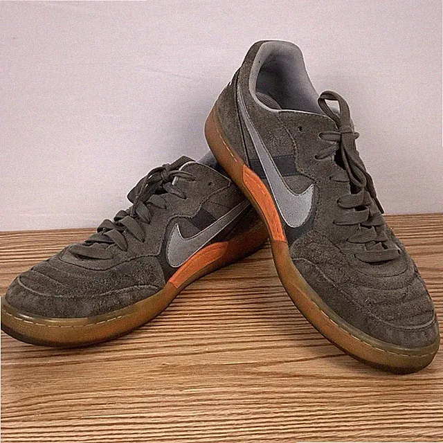 NIKE TIEMPO PREMIER 94 GREY SUADE SOCCER TURF SNEAKERS. SIZE US 12.5