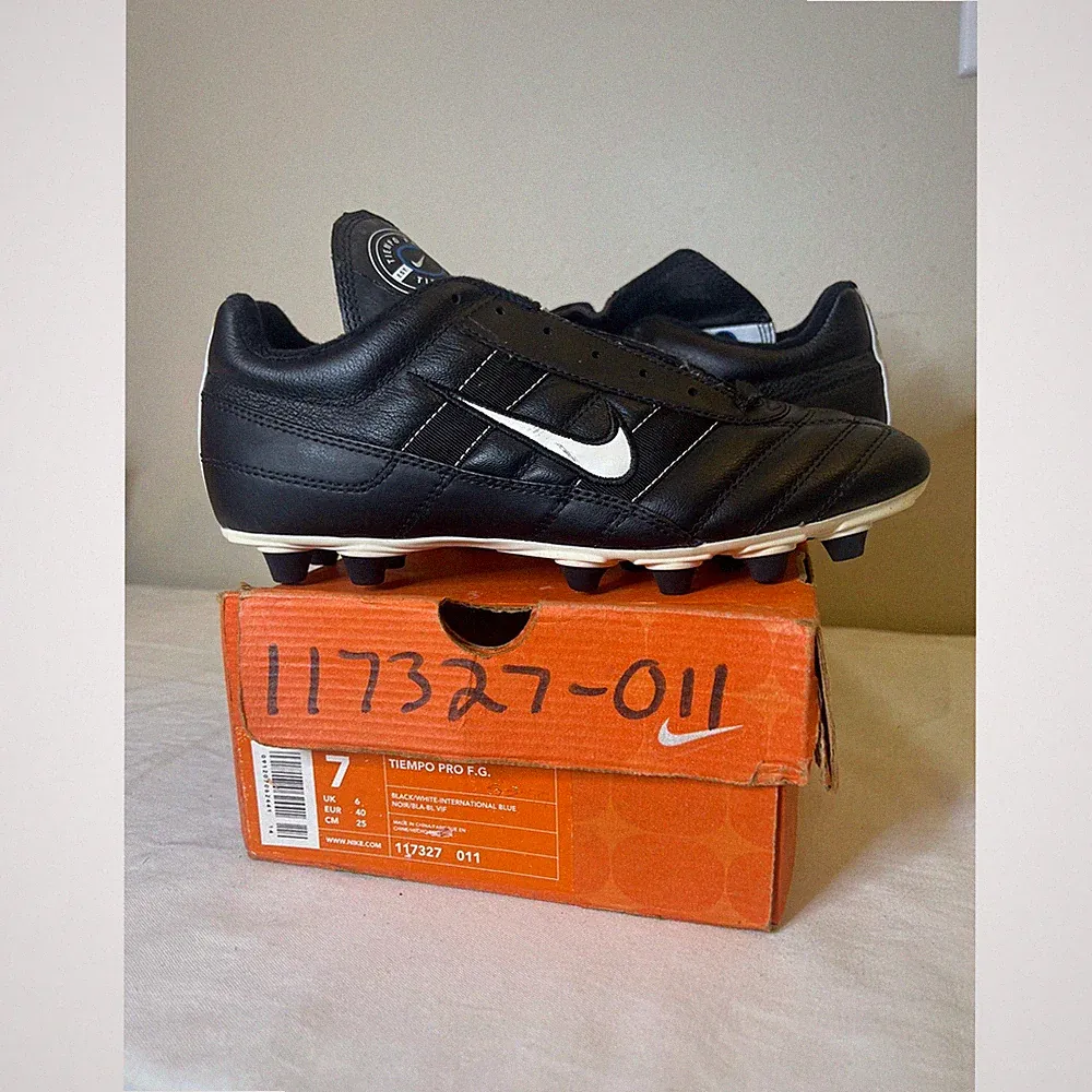 Nike Tiempo Pro FG Mens 7 Black White Blue Soccer Cleats 1999 Vintage 117327-011
