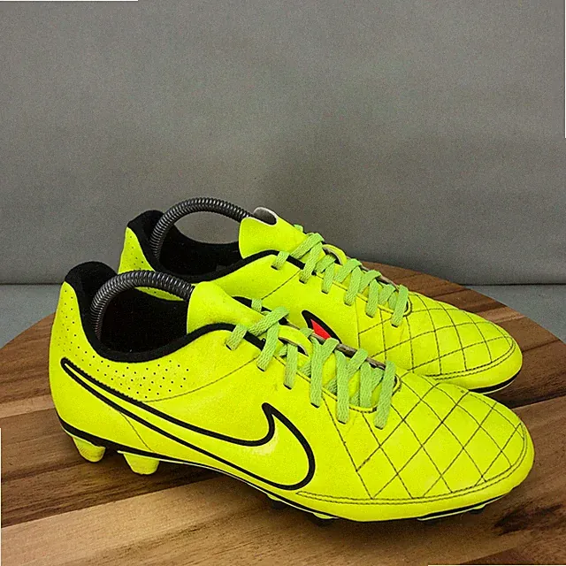 Nike Tiempo Rio II FG Soccer Cleats Volt Yellow Mens 9 Leather Performance