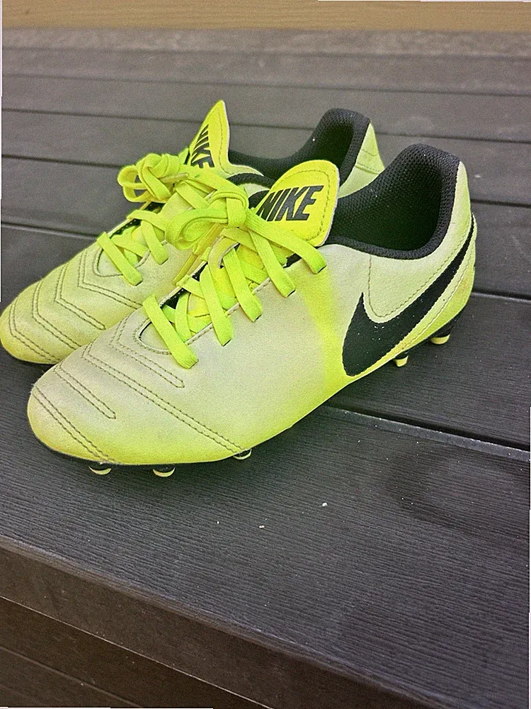 Nike Tiempo Rio III Soccer Cleats Kids 2.5Y Volt Black Synthetic 819195-707