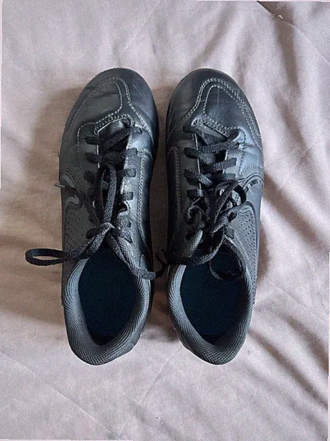 Nike Tiempo Soccer Cleats Youth 5.5Y Black FG Football Boots