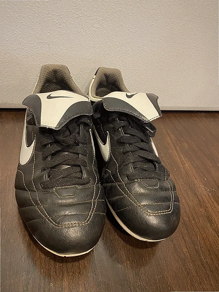 Nike Tiempo Versatract Soccer Cleats Men’s 7.5 US Rare Vintage 05’ Black Leather