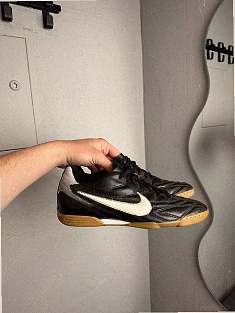 Nike Tiempo Vintage Sneakers