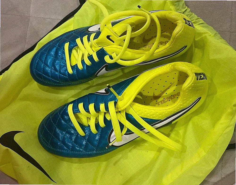 Nike Tiempo Volt Yellow Blue Soccer Cleats EU 37.5 Women’s 6.5 New