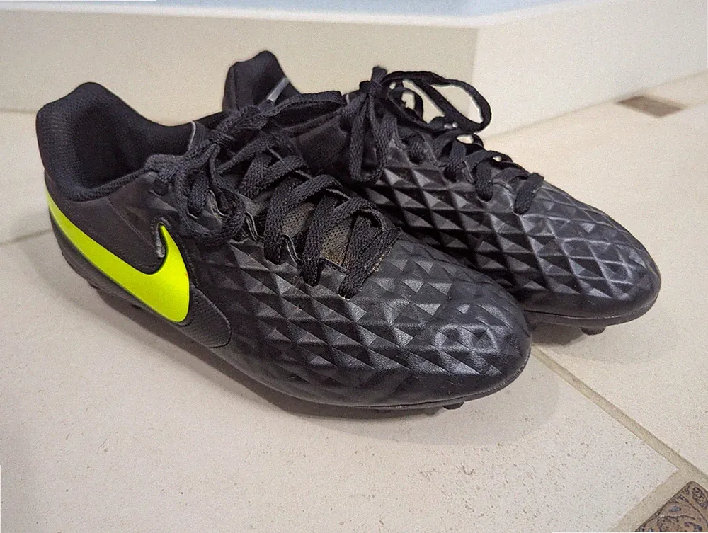 Nike Tiempo Youth Size 4.5 Soccer Cleats, Great Condition