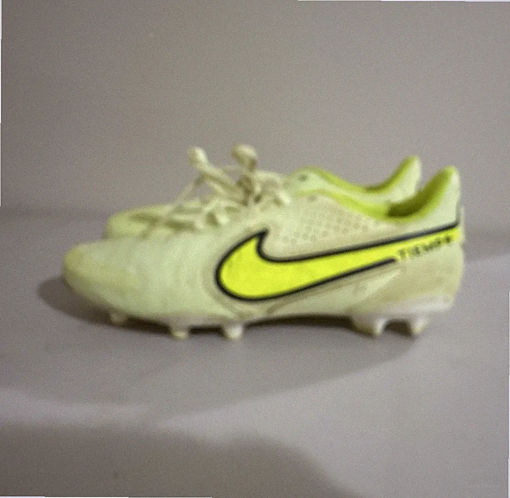 Nike Tiempo Youth Soccer Cleats Size 4.5Y Yellow (Tiempo Soccer Cleats)