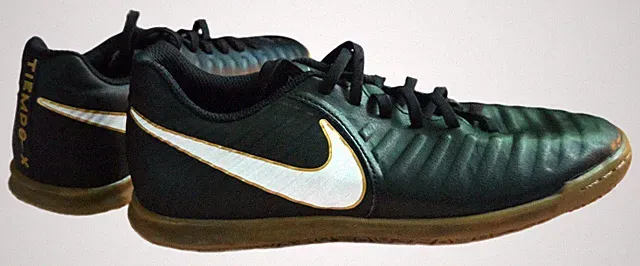Nike TiempoX Rio IV Indoor Soccer Shoes Men's US 6 Black White Gum Futsal Cleats