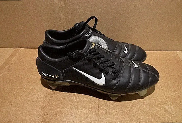 Nike Total 90 III 3 Size US 9 SG Studs Vintage Soccer Football Boots Cleats