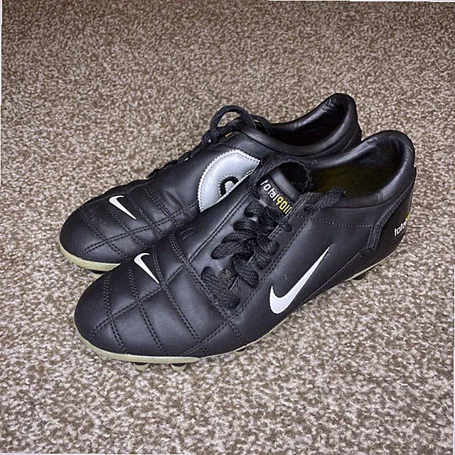 Nike Total 90 III Soccer Cleats Shoes Mens 7 Black Yellow 2004 2000s Y2K VTG