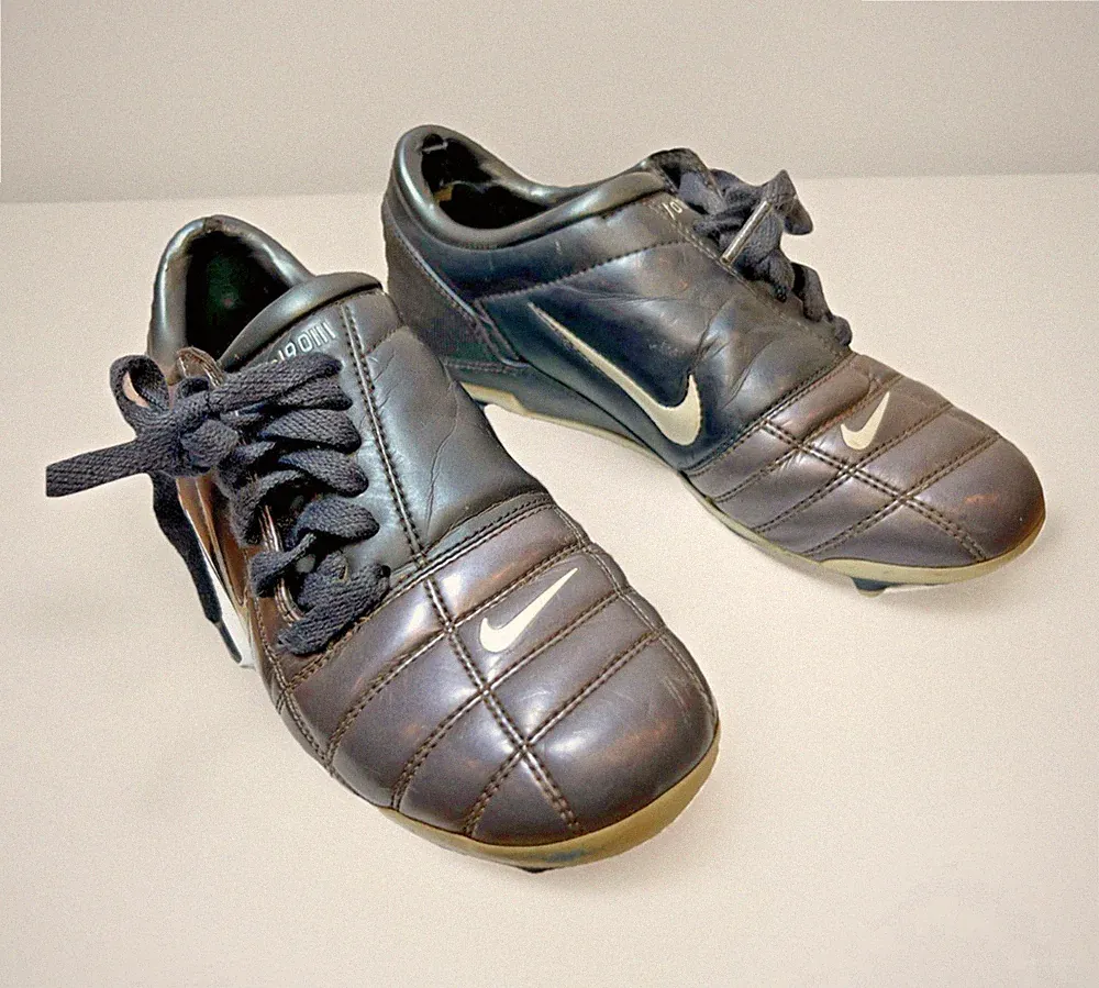 Nike Total 90 iii VINTAGE Women’s 6 Silver 312860‑011 Soccer Cleats Vintage 2006