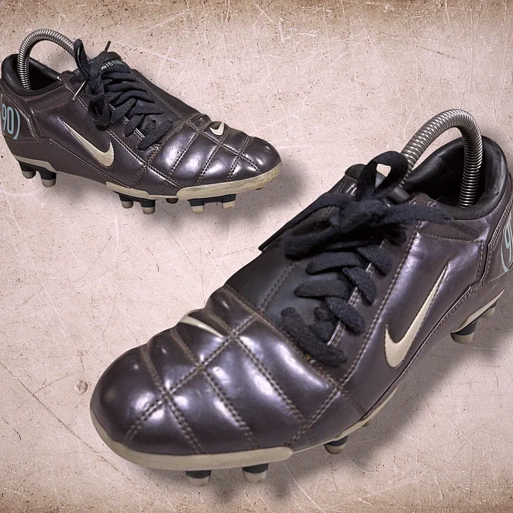 Nike Total 90 iii VINTAGE Women’s Size 8.5 Silver 312860‑011 Soccer Cleats 2006