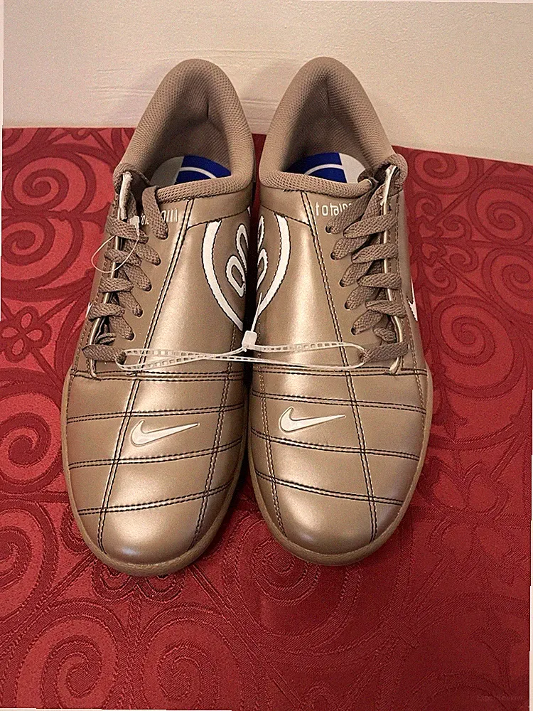 Nike Total 90 Indoor Soccer Shoes Brown & White Size M 10/ W 11.5
