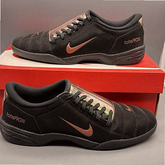 Nike Total 90 PRM Tiempo Mens 9 Black Red Sepia Athletic Shoes IO8712 001 NWB!