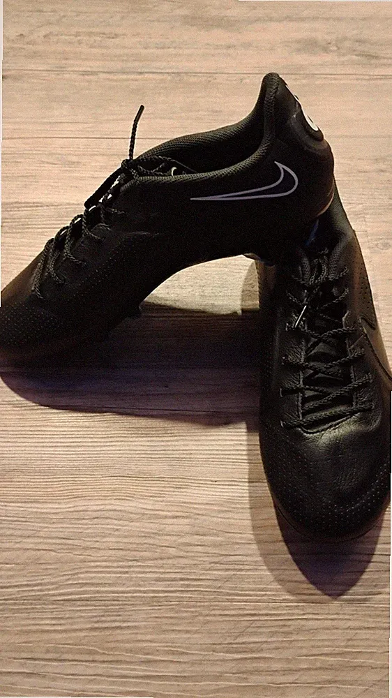 Nike Unisex Black Soccer Cleats with Molded Studs - Soccer Cleat Shoes