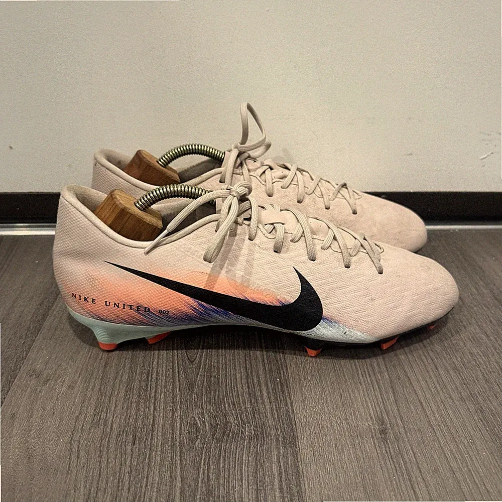 Nike United Mercurial Vapor 16 Academy Men's lowtop Soccer cleats IM8521-600