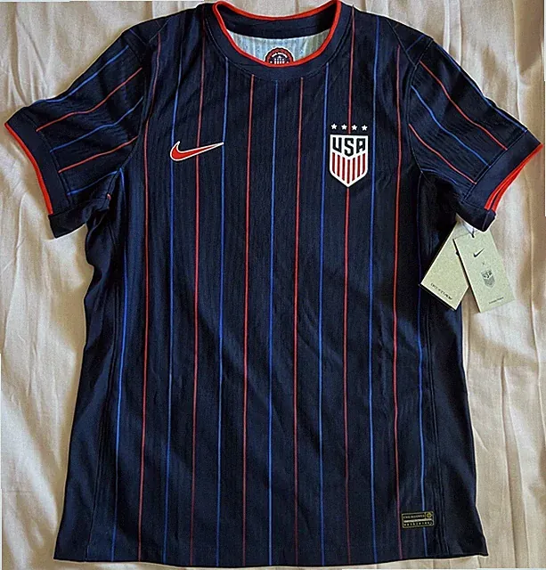 Nike USA 2025/2026 Away Soccer Jersey 4 Stars FZ9121-452 - Women's Medium - NWT