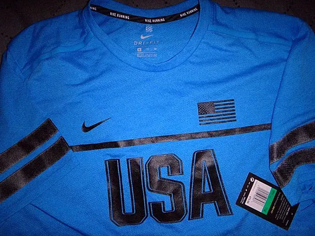 NIKE USA SOCCER RUNNING FOOTBALL DRI-FIT SHIRT SIZE XL MEN NWT $70.00 LAST ONE