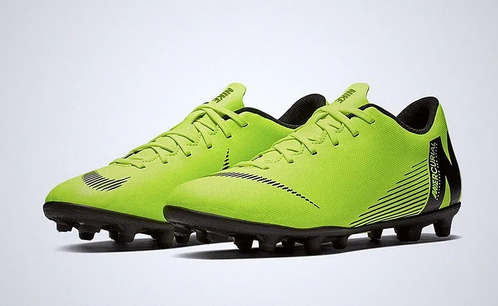 Nike Vapor 12 Club FG/MG Mens size 10.5 / Womens 12 Soccer Cleats UPC268