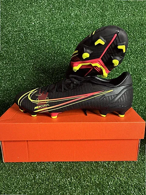 Nike Vapor 14 Academy FG/MG Black Soccer Cleats CU5691-090 EUC Men’s US Size: 11