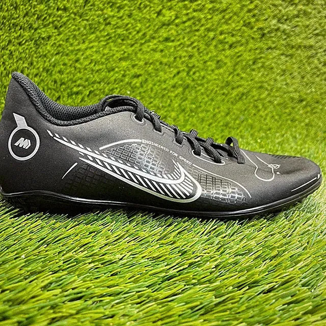 Nike Vapor 14 Cub FG Boys Size 6Y Black White Running Outdoor Soccer Cleats