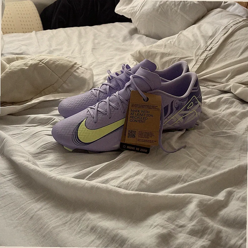 Nike Vapor 16 Academy Firm Ground Soccer Cleats Men’s Size 12