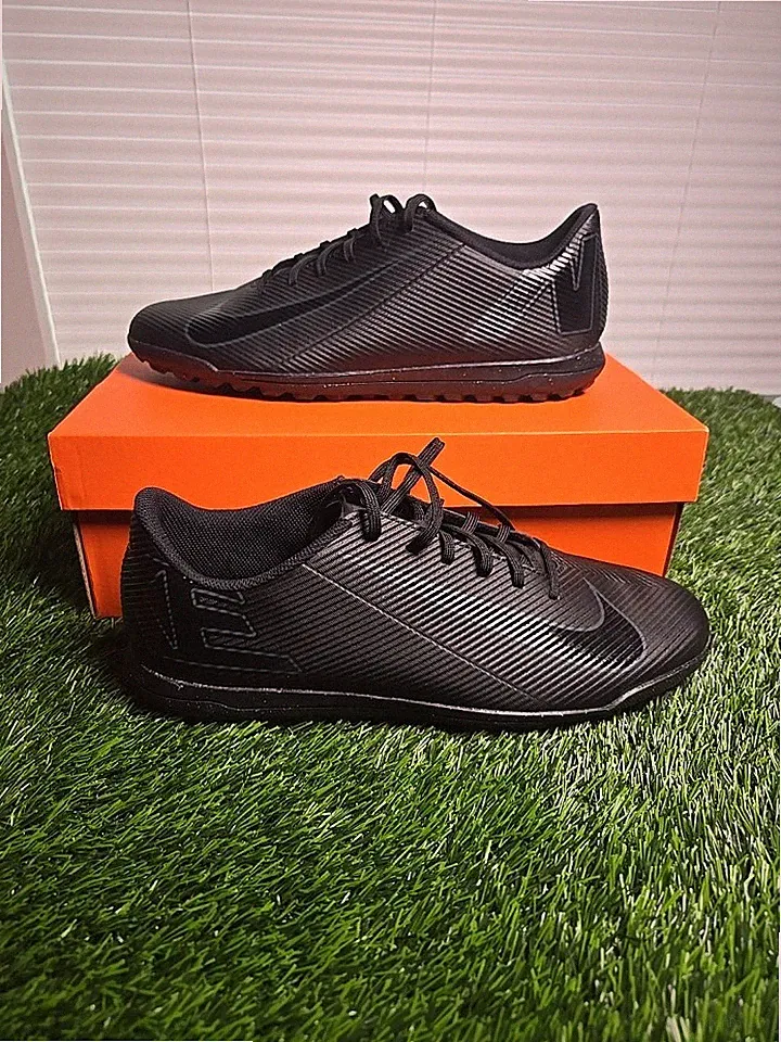 Nike Vapor 16 Club TF, Black Deep Jungle Size 11.5 M/ 13 W, Soccer Indoor Cleats
