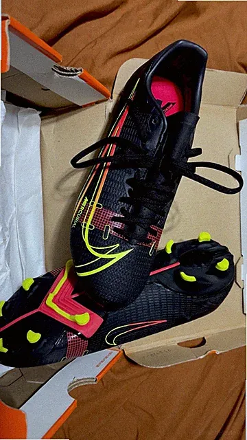 NIKE VAPOR SOCCER CLEATS