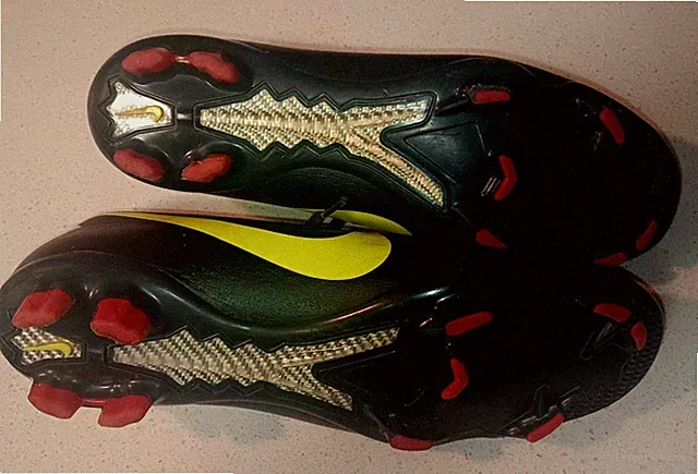 Nike Vintage mercurial cleats size 7