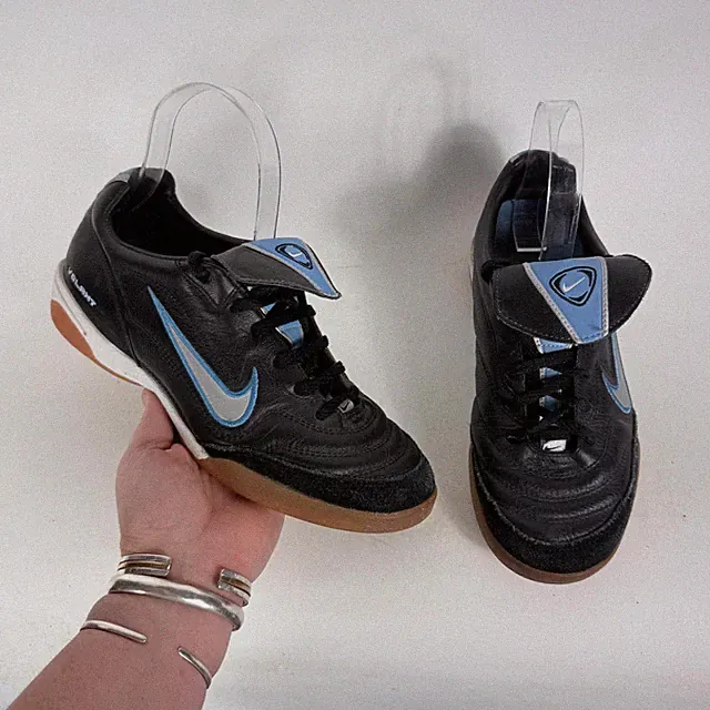 Nike Volant IC Indoor Soccer Sneakers Women's 8 Black Blue Leather Low Top