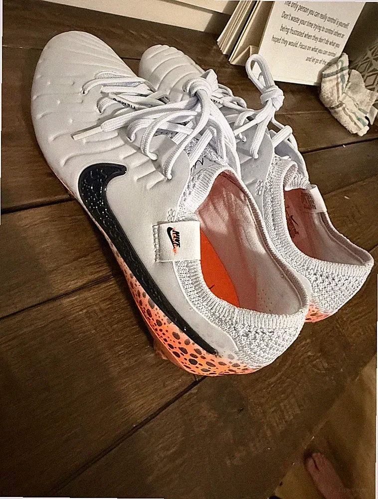 Nike White Orange Black Metal Low Top Soccer Cleats Lace Up Sneaker